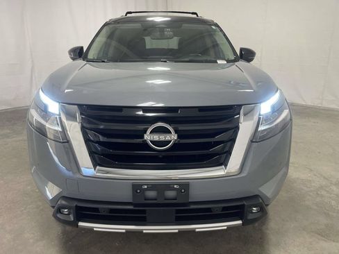 Used 2022 Nissan Pathfinder Platinum w/ Lighting Package (N93) FWD image 7