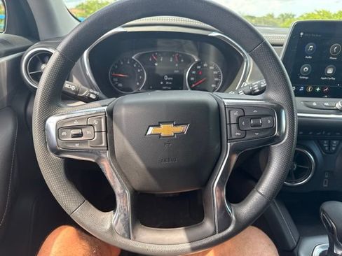 Used 2025 Chevrolet Blazer LT FWD image 6