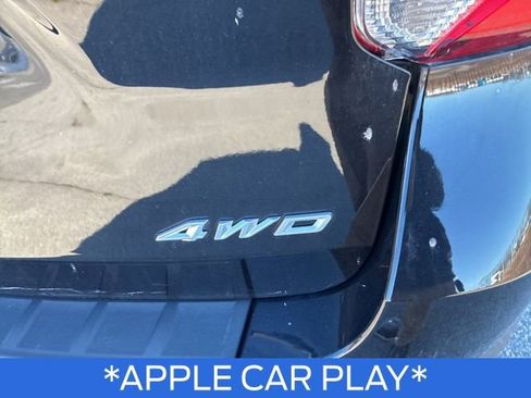 Used 2023 Ford Explorer XLT w/ Equipment Group 202A image 9