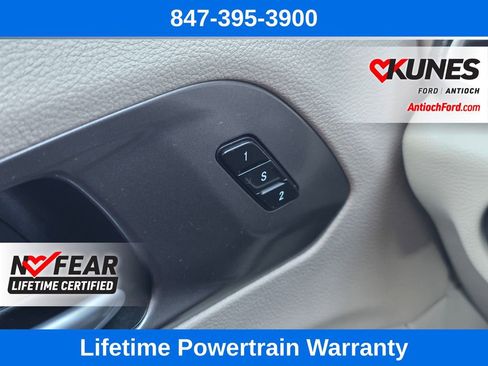 Used 2024 Chrysler Pacifica Touring-L image 45