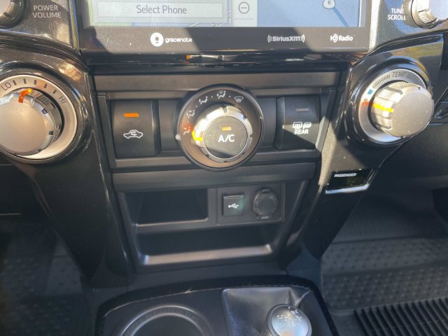 Used 2021 Toyota 4Runner Venture w/ Moonroof Package AWD/4WD image 28