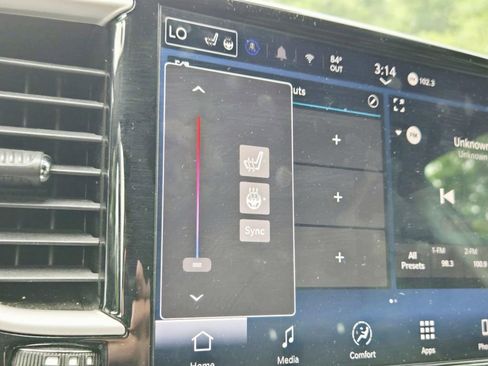Used 2025 Chrysler Pacifica Select FWD image 27