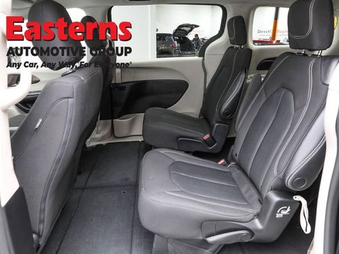 Used 2023 Chrysler Voyager LX FWD image 21