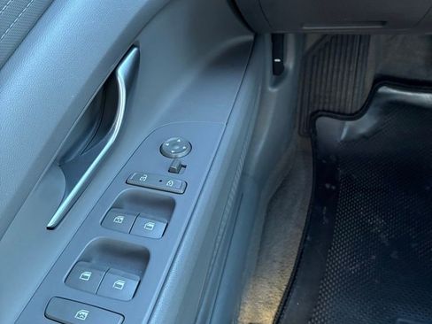 Used 2023 Hyundai Elantra SEL w/ Cargo Package image 21