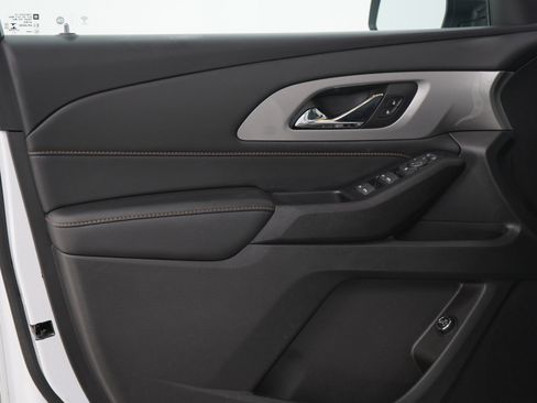 Used 2021 Chevrolet Traverse LT w/ LPO, Floor Liner Package AWD/4WD image 22