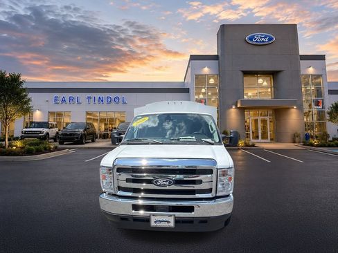 Used 2026 Ford E-350 and Econoline 350 Super Duty w/ Power Equipment Group RWD image 3