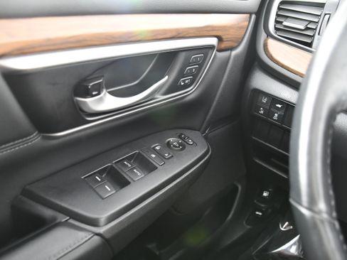 Certified 2020 Honda CR-V Touring image 32