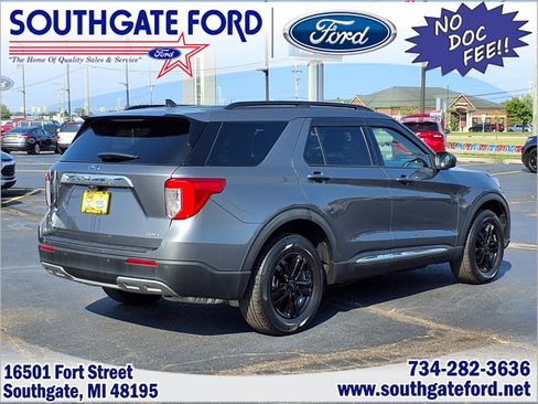 Used 2021 Ford Explorer XLT w/ Equipment Group 202A AWD/4WD image 2