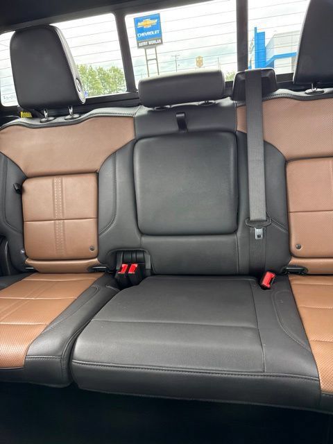 Used 2025 Chevrolet Silverado 1500 High Country RWD image 23