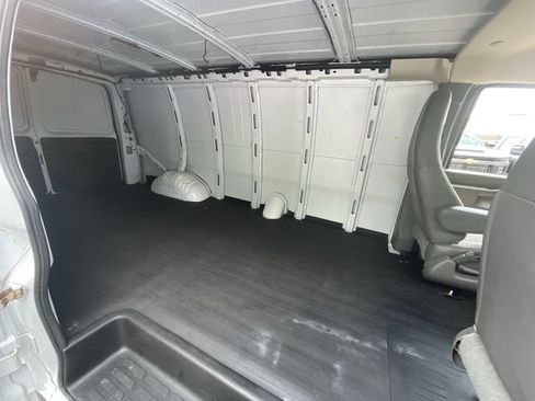 Used 2023 GMC Savana 3500 Extended w/ Driver Convenience Package RWD image 24