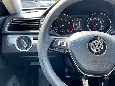 Used 2016 Volkswagen Passat 1.8T S FWD image 25