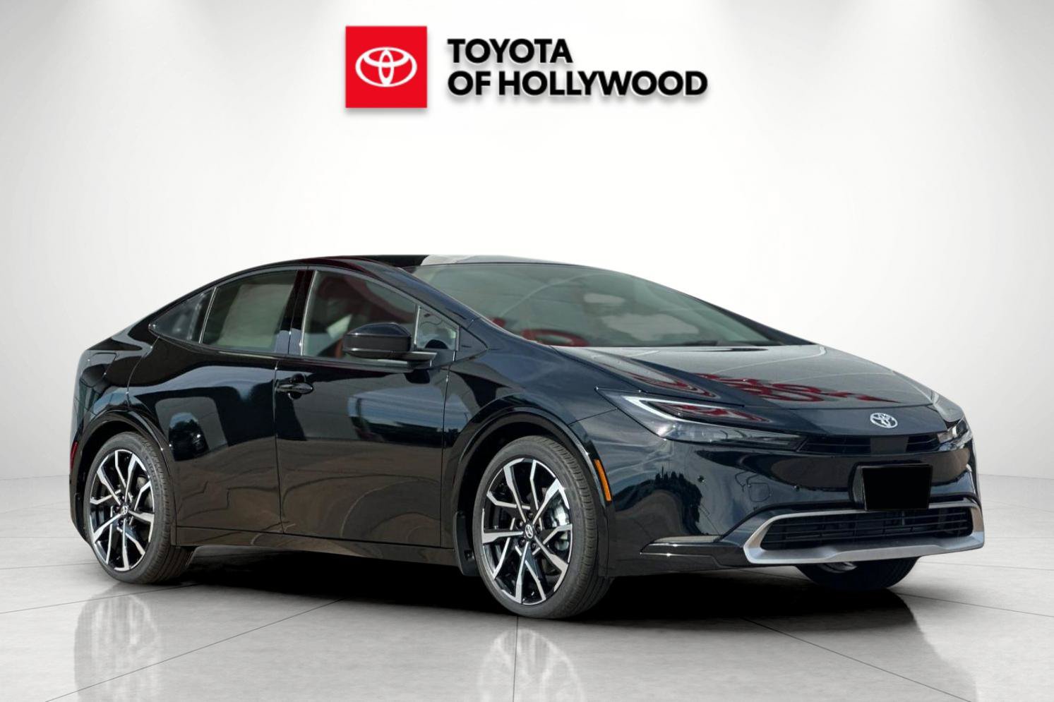 New 2027 Toyota Prius Plug-In Hybrid FWD image 1