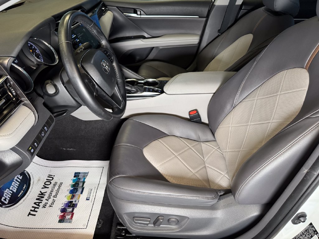 Used 2019 Toyota Camry XLE w/ Navigation Package FWD image 20