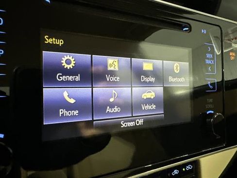 Used 2017 Toyota Corolla LE image 26