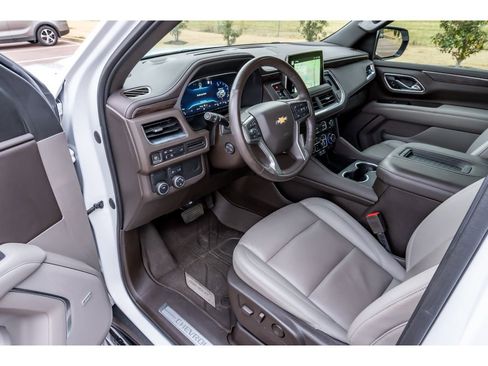 Used 2022 Chevrolet Tahoe LT w/ Luxury Package image 9