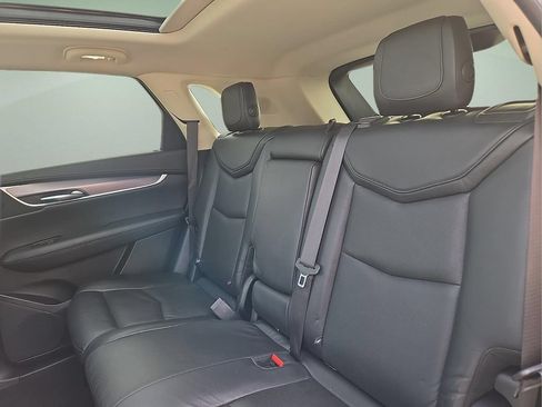 Used 2018 Cadillac XT5 Luxury w/ Driver Awareness Package AWD/4WD image 8