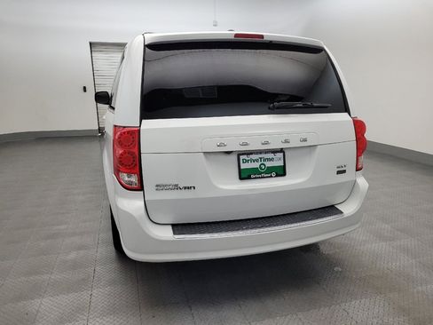 Used 2017 Dodge Grand Caravan SXT FWD image 6