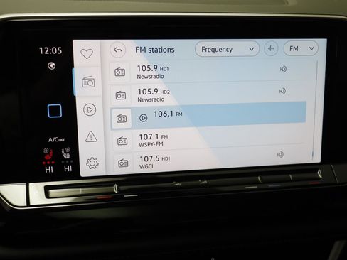 New 2026 Volkswagen Atlas SE w/ Panoramic Sunroof Package image 8