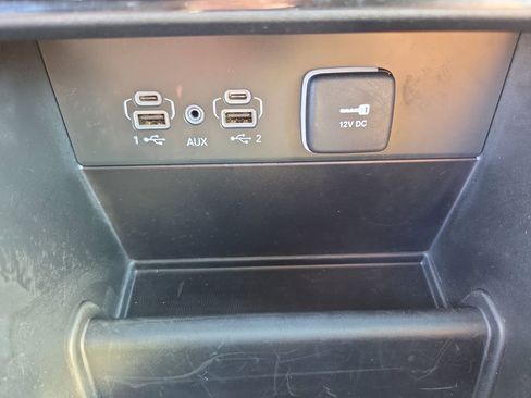 Used 2025 Jeep Grand Cherokee Laredo RWD image 24