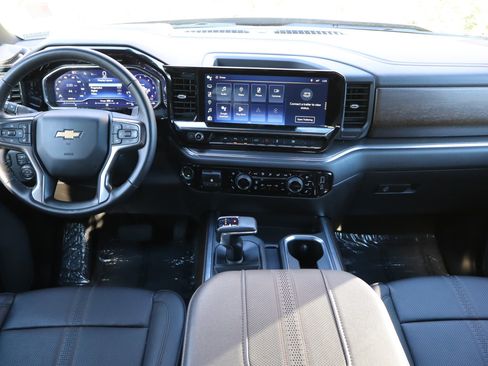 Used 2024 Chevrolet Silverado 1500 High Country w/ Technology Package image 19