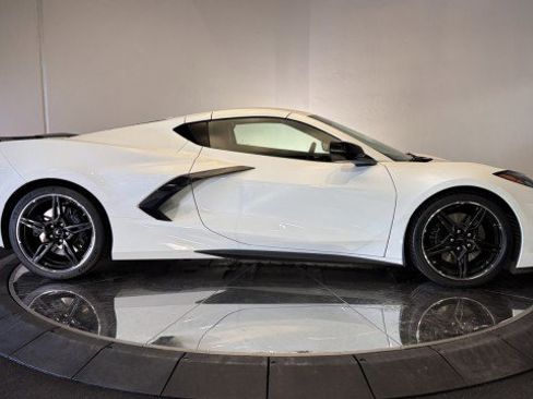Used 2023 Chevrolet Corvette Stingray Premium Cpe w/ Z51 Performance Package image 28