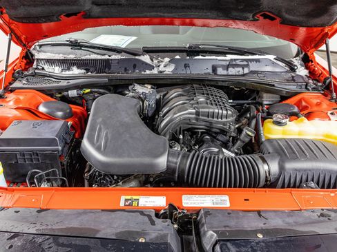 Used 2014 Dodge Challenger SXT image 40