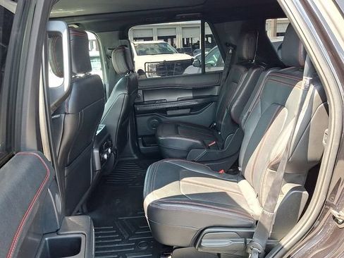 Used 2019 Ford Expedition Limited w/ Equipment Group 303A AWD/4WD image 9