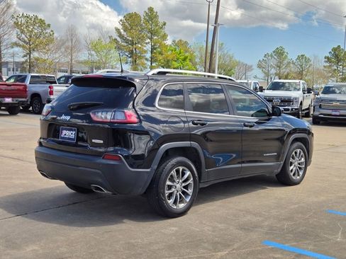 Used 2019 Jeep Cherokee Latitude Plus w/ Comfort/Convenience Group image 5