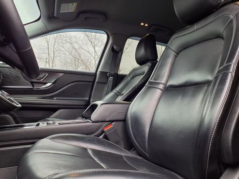 Used 2022 Lincoln Corsair AWD w/ Equipment Group 101A image 3