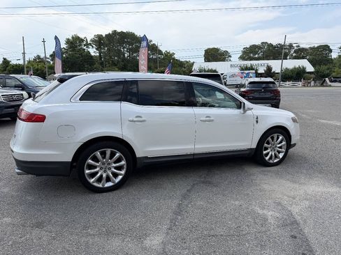 Used 2011 Lincoln MKT 2WD w/ 101A Rapid Spec Order Code image 5