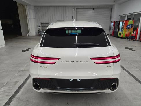 Used 2025 Genesis GV70 2.5T image 5
