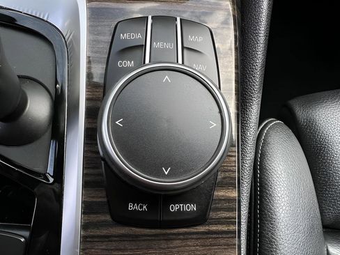 Used 2020 BMW 530i 530i w/ Convenience Package image 57