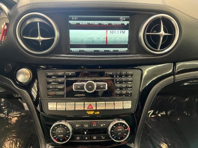 Used 2015 Mercedes-Benz SL 550 w/ White Arrow Edition image 19