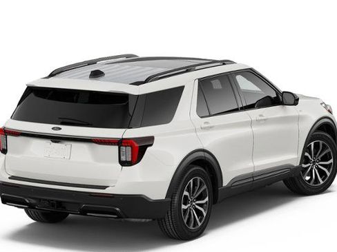 New 2026 Ford Explorer ST-Line image 3