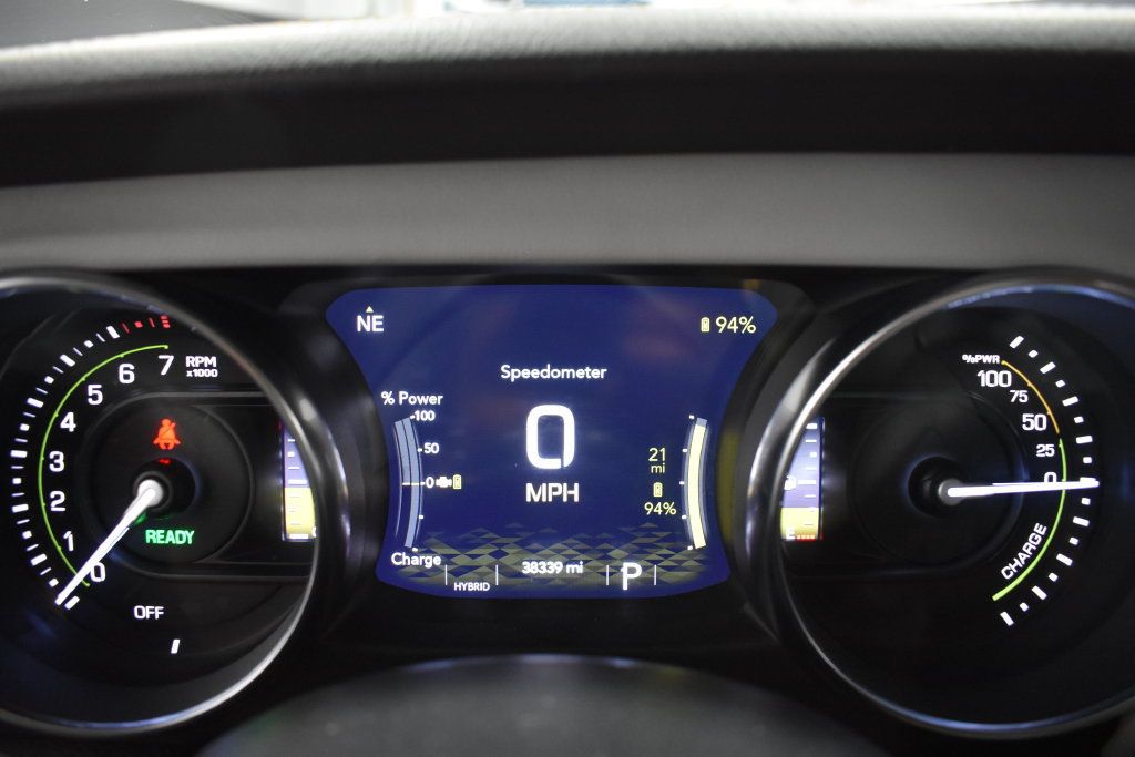 Used 2022 Jeep Wrangler Unlimited Sahara AWD/4WD image 34