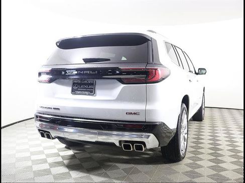 Used 2024 GMC Acadia Denali AWD/4WD image 5