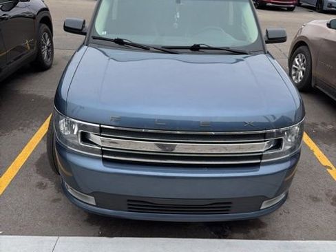 Used 2018 Ford Flex SEL w/ Equipment Group 202A image 2