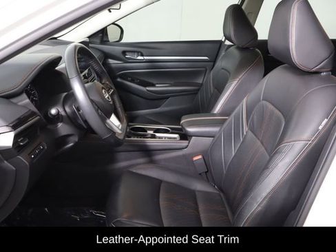Used 2024 Nissan Altima 2.5 SR w/ SR Premium Package AWD/4WD image 13