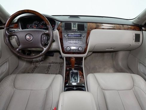 Used 2010 Cadillac DTS Luxury image 23