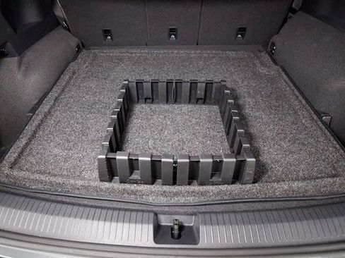 Used 2024 Volkswagen Tiguan SEL R-Line w/ MDO Package, Two-Row AWD/4WD image 28