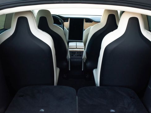 Used 2018 Tesla Model X P100D image 10