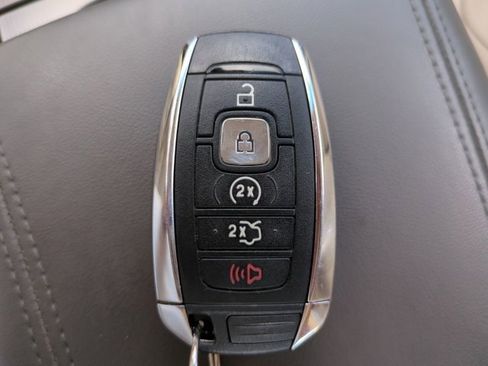 Used 2019 Lincoln MKZ Reserve image 28