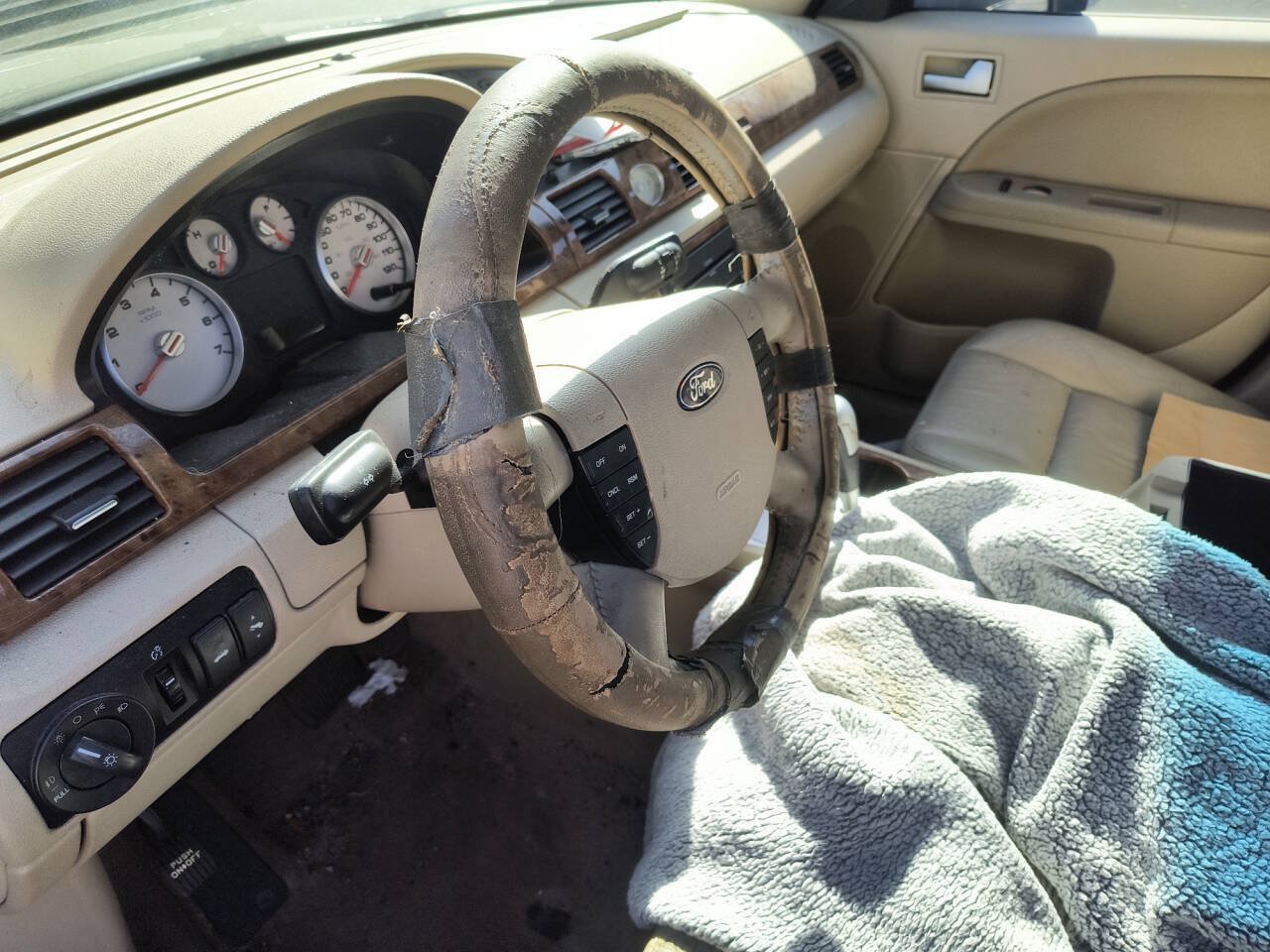 Used 2005 Ford Five Hundred Limited AWD/4WD image 34