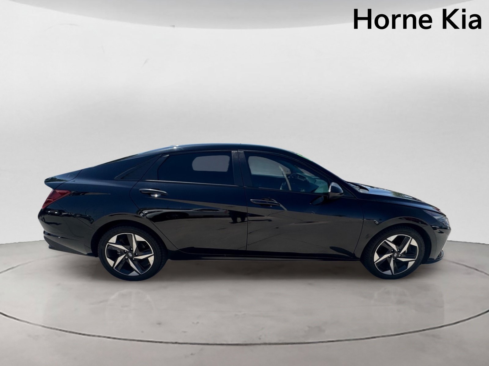 Used 2023 Hyundai Elantra SEL w/ Convenience Package FWD image 3