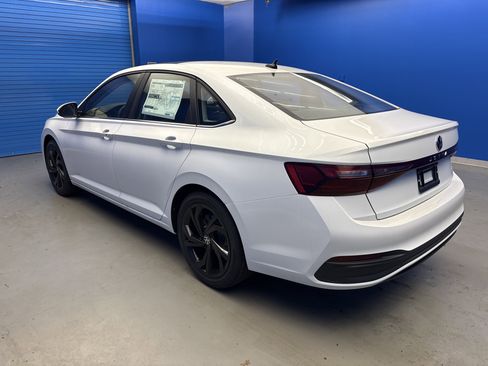 New 2026 Volkswagen Jetta SE image 5