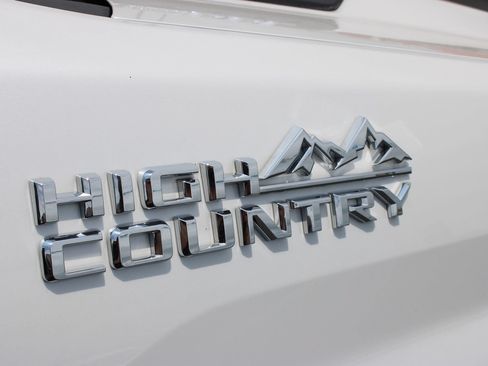 Used 2024 Chevrolet Silverado 3500 High Country w/ High Country Premium Package AWD/4WD image 29