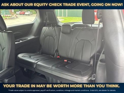 New 2027 Chrysler Pacifica Select FWD image 22