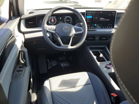 New 2026 Volkswagen Tiguan SE AWD/4WD image 11