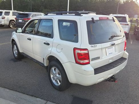 Used 2011 Ford Escape XLS w/ 102A Rapid Spec Order Code FWD image 9