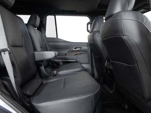 Used 2025 Lexus GX 550 image 24